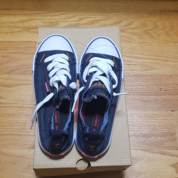 NIB Girl denim Sneakers with elastic back - Picture 1 of 7